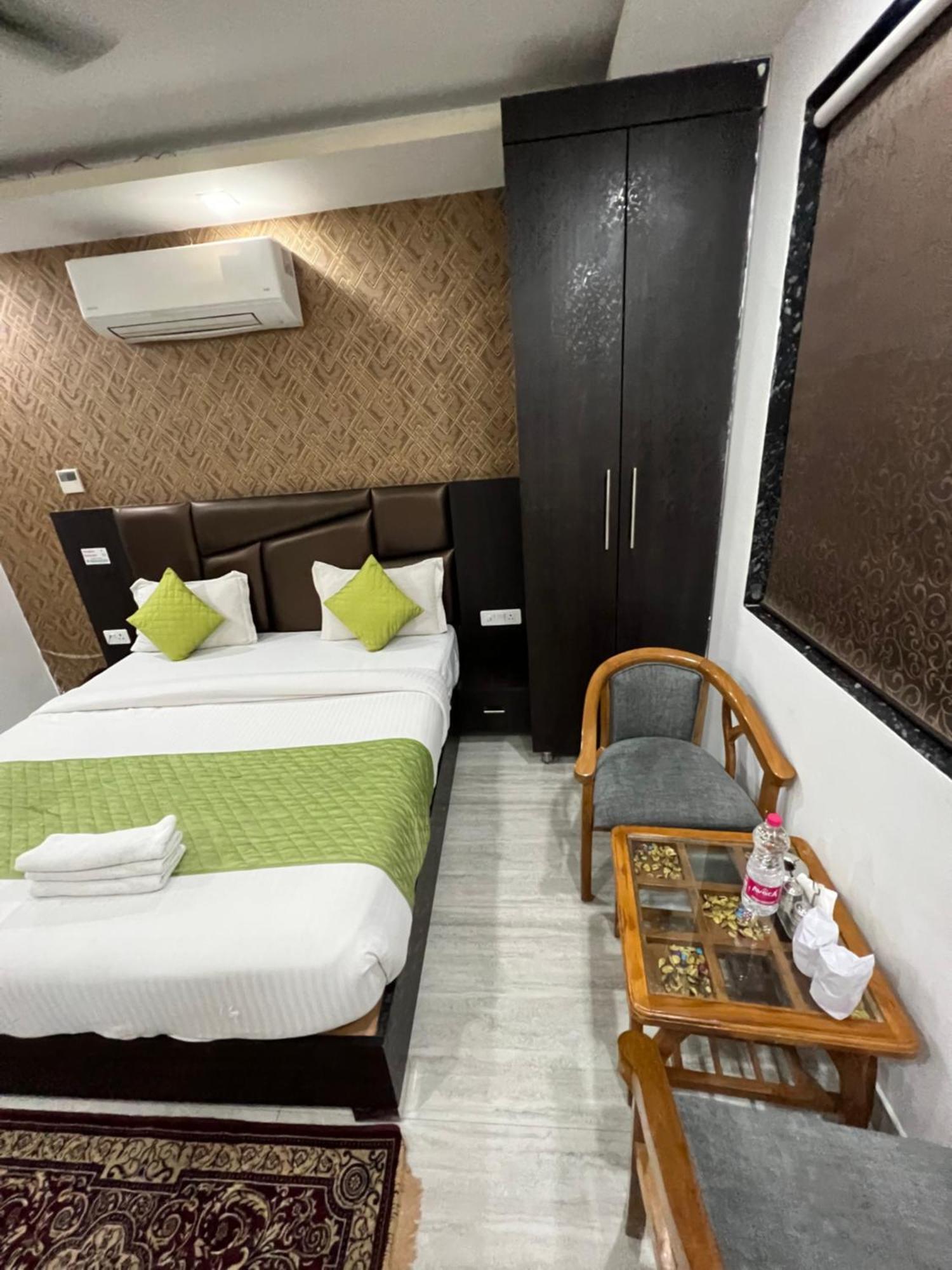 Hotel Royal Inn Igi 뉴델리 외부 사진
