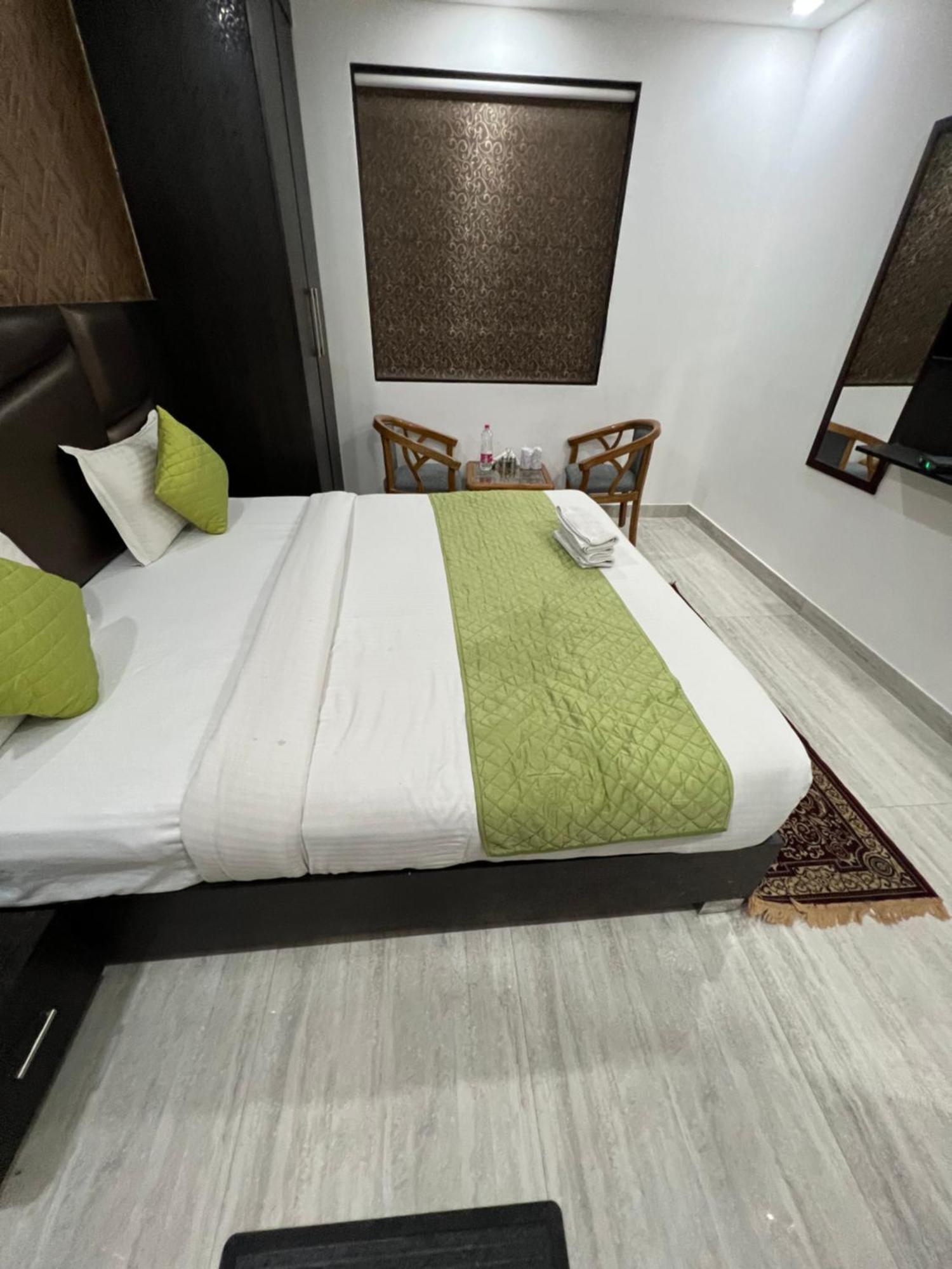 Hotel Royal Inn Igi 뉴델리 외부 사진