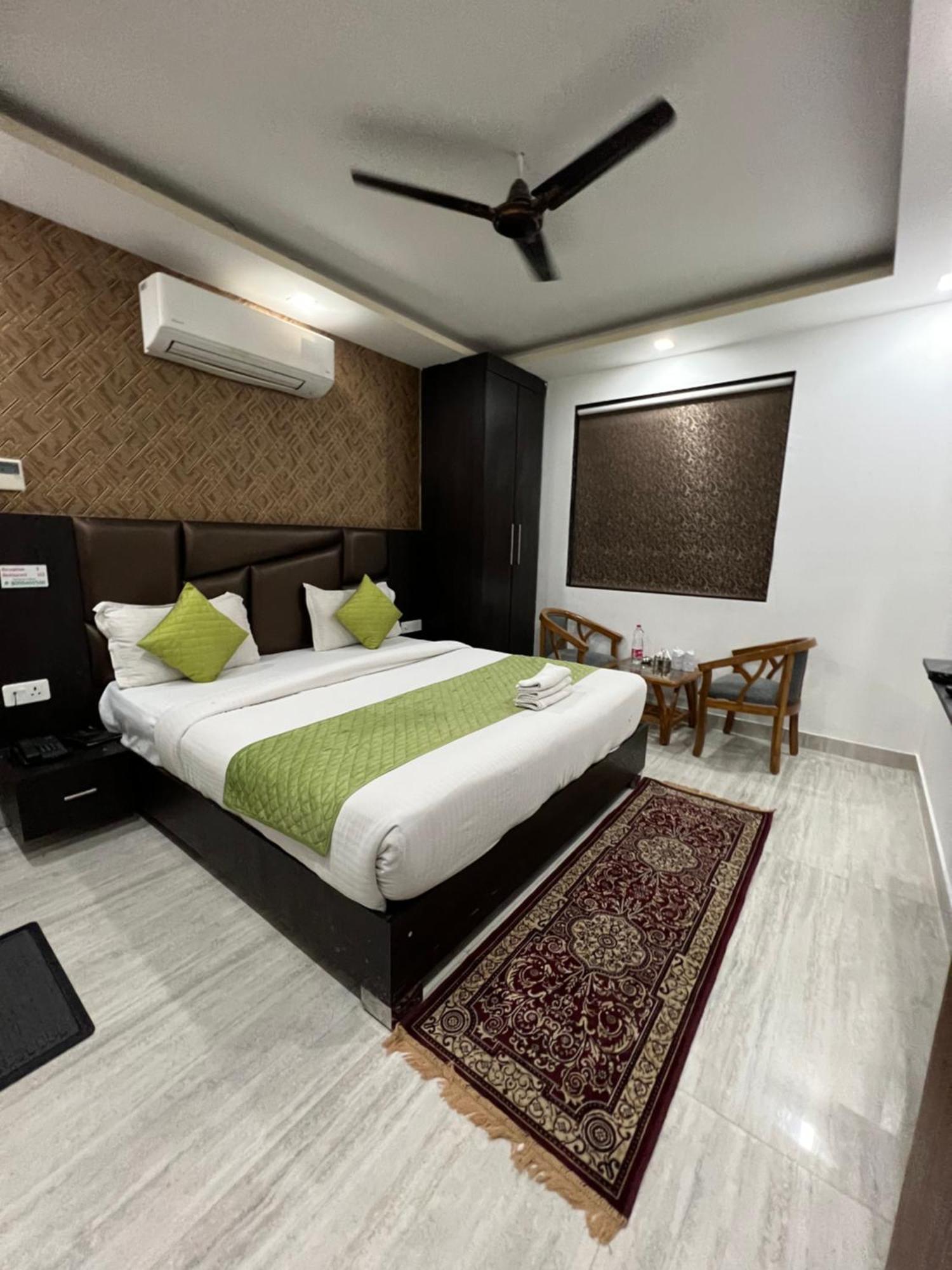 Hotel Royal Inn Igi 뉴델리 외부 사진