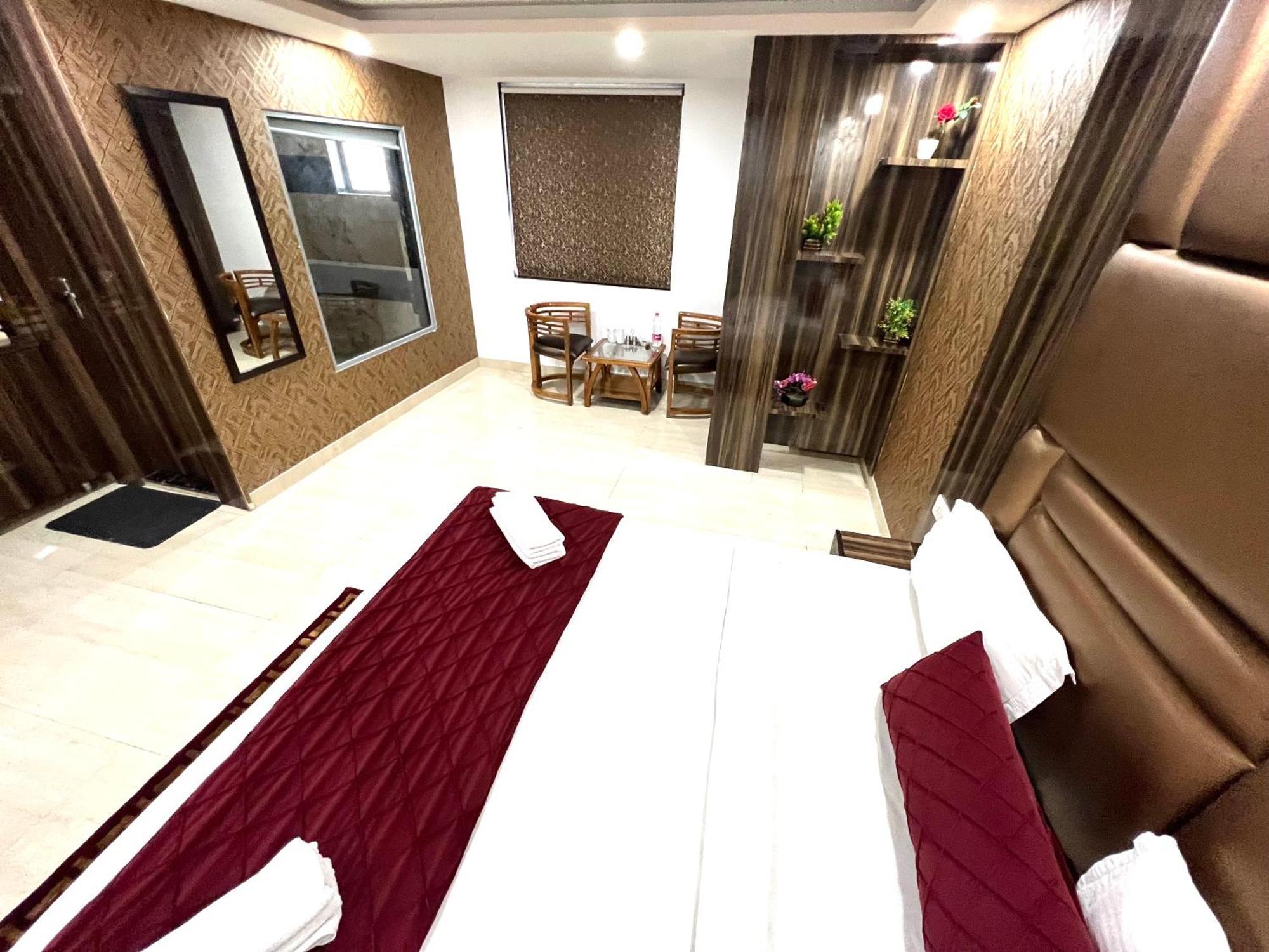 Hotel Royal Inn Igi 뉴델리 외부 사진